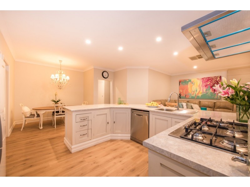 9 Bay Place, Woodcroft SA 5162