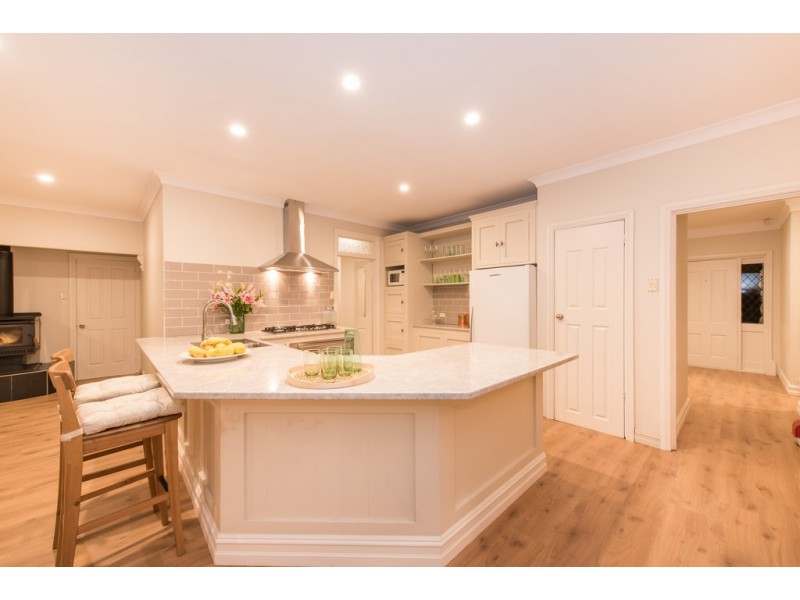 9 Bay Place, Woodcroft SA 5162