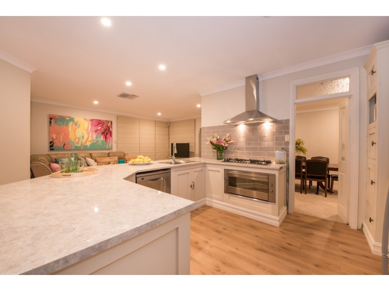 9 Bay Place, Woodcroft SA 5162