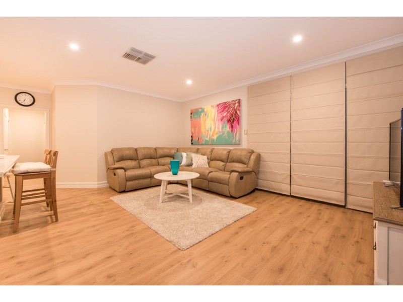 9 Bay Place, Woodcroft SA 5162