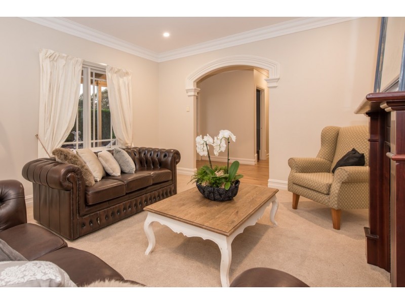 9 Bay Place, Woodcroft SA 5162