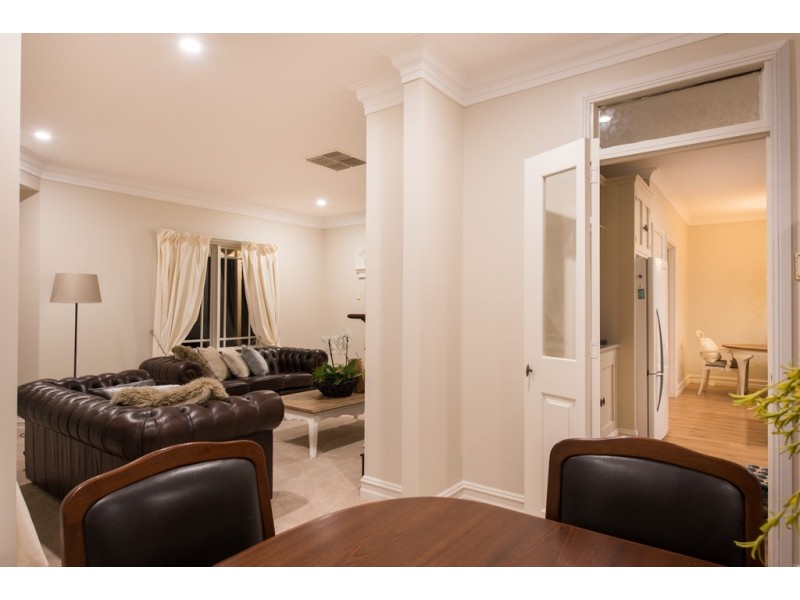 9 Bay Place, Woodcroft SA 5162