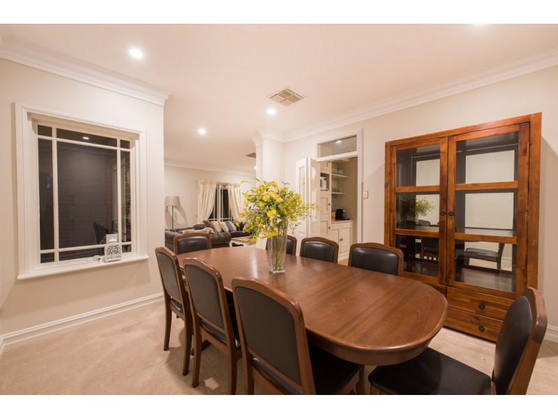 9 Bay Place, Woodcroft SA 5162