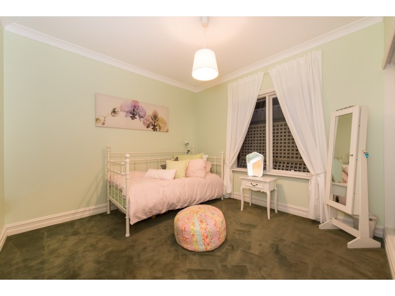 9 Bay Place, Woodcroft SA 5162