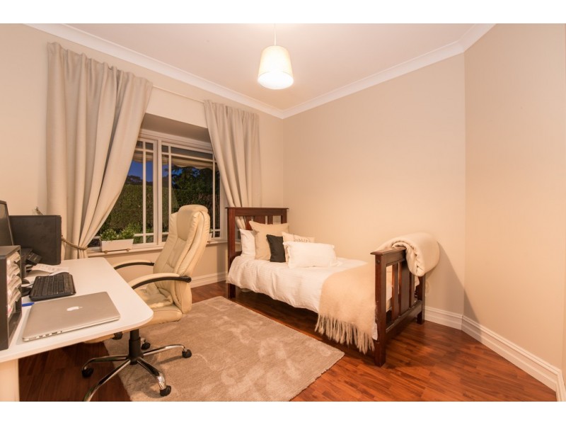 9 Bay Place, Woodcroft SA 5162