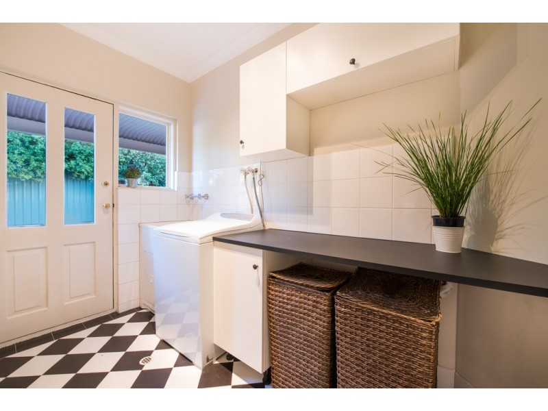 9 Bay Place, Woodcroft SA 5162