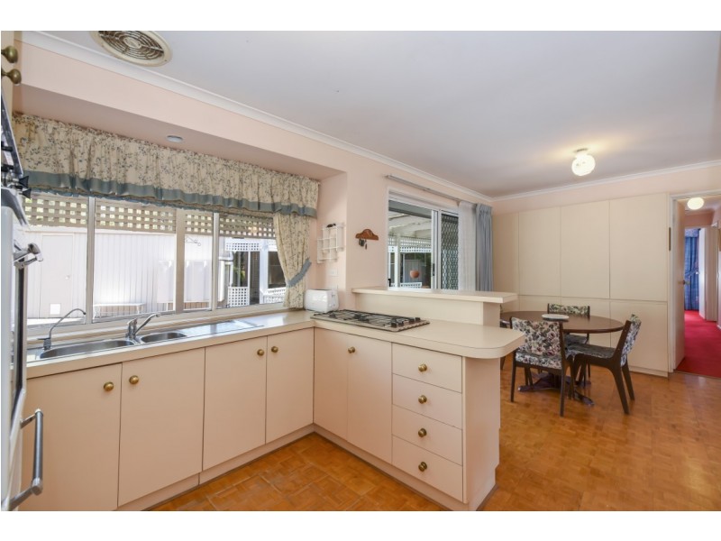 10 College Avenue, Aberfoyle Park SA 5159