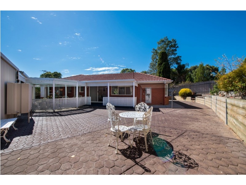 10 College Avenue, Aberfoyle Park SA 5159