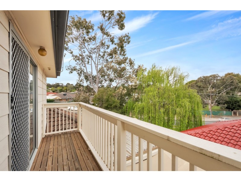 11 Bishops Hill Road, Happy Valley SA 5159