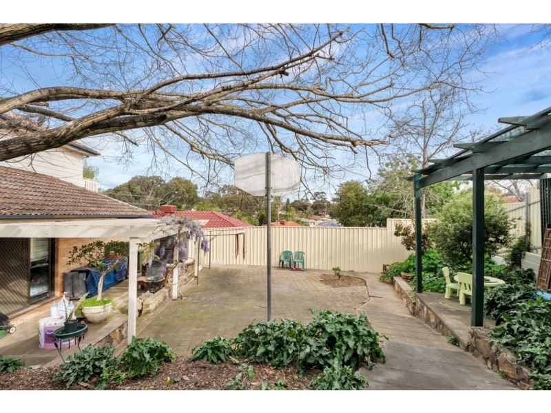 11 Bishops Hill Road, Happy Valley SA 5159