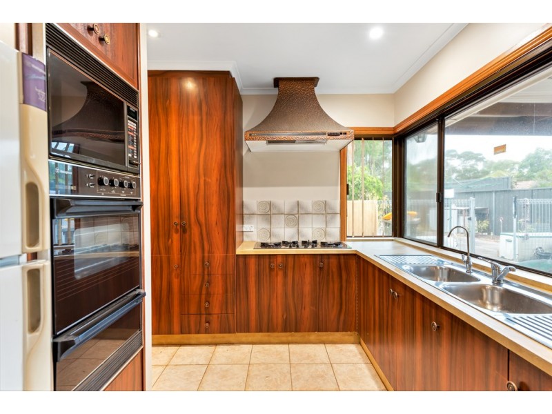 2 Meg Court, Aberfoyle Park SA 5159