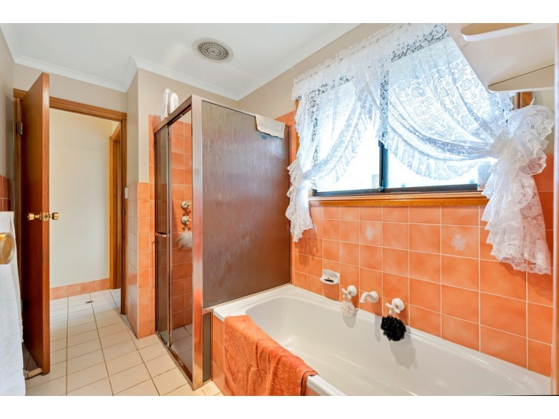 2 Meg Court, Aberfoyle Park SA 5159