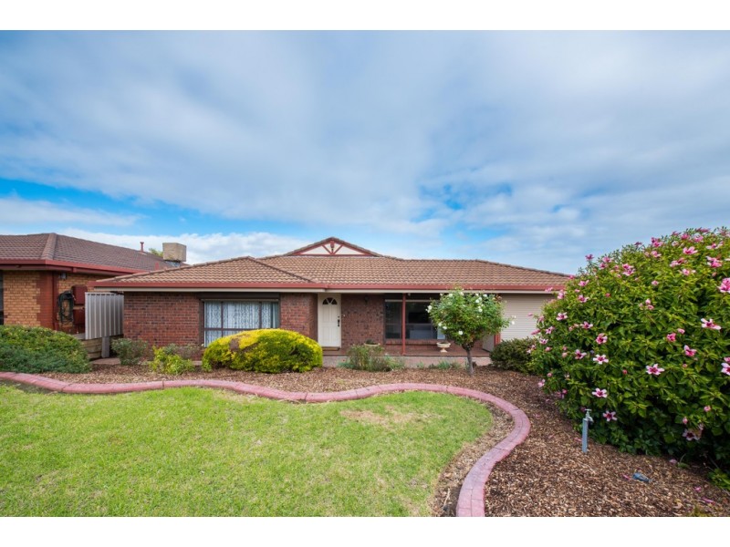 9 Diosma Drive, Morphett Vale SA 5162