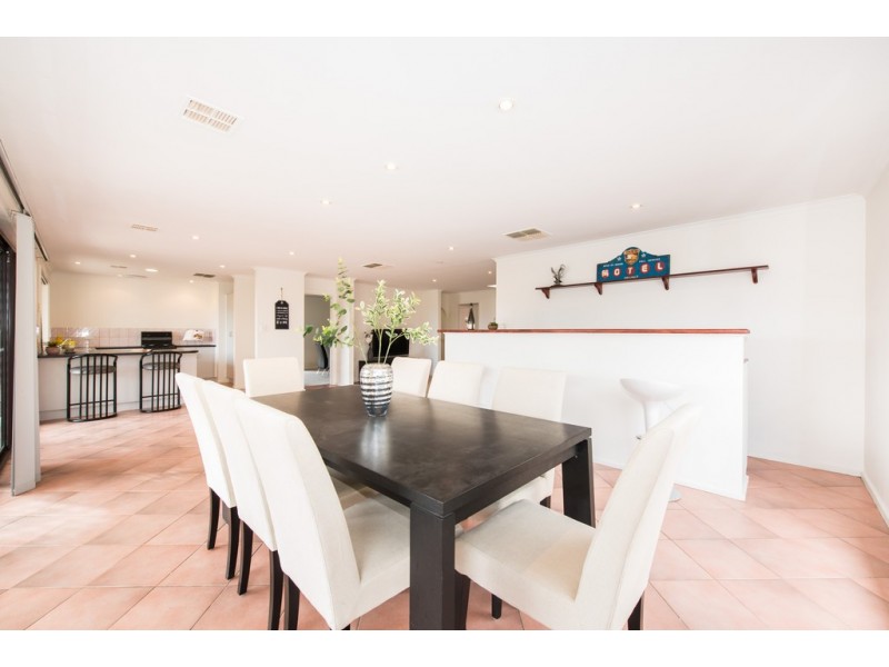 9 Diosma Drive, Morphett Vale SA 5162