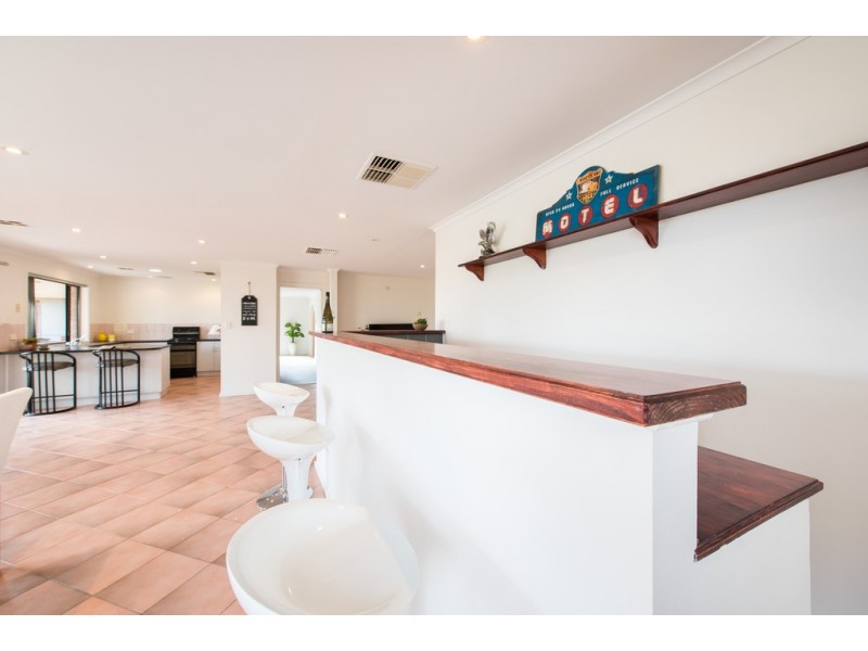 9 Diosma Drive, Morphett Vale SA 5162