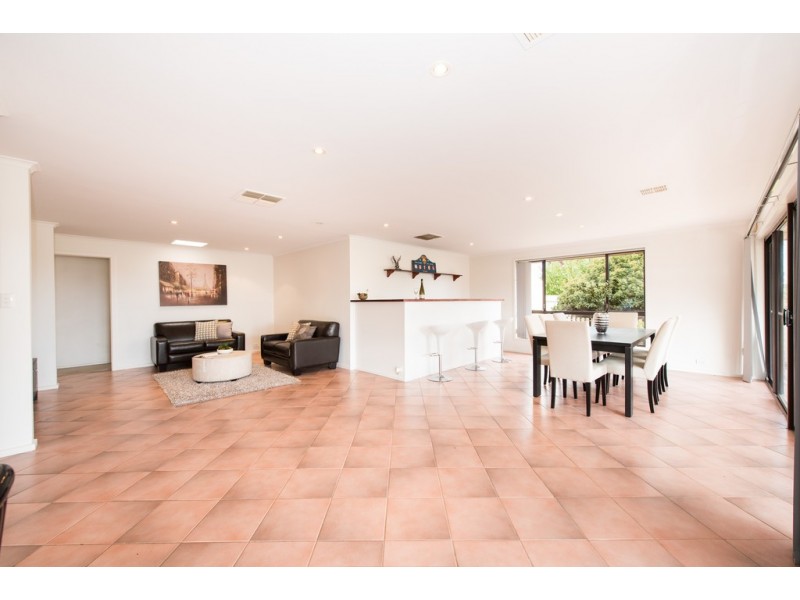 9 Diosma Drive, Morphett Vale SA 5162