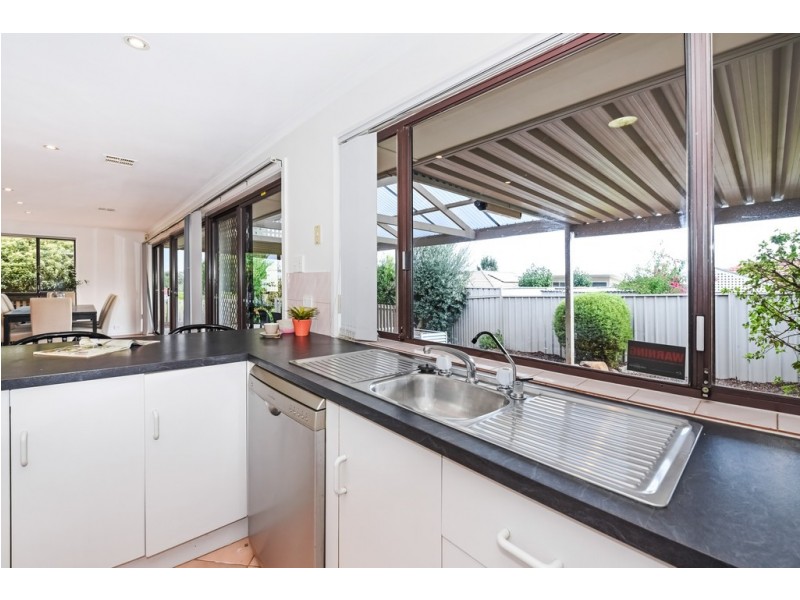 9 Diosma Drive, Morphett Vale SA 5162