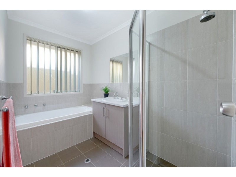 4 Ship Street, Seaford Meadows SA 5169
