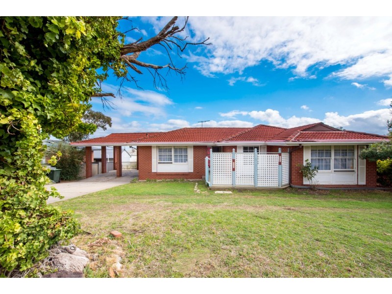 7 Madeline Crescent, Hallett Cove SA 5158