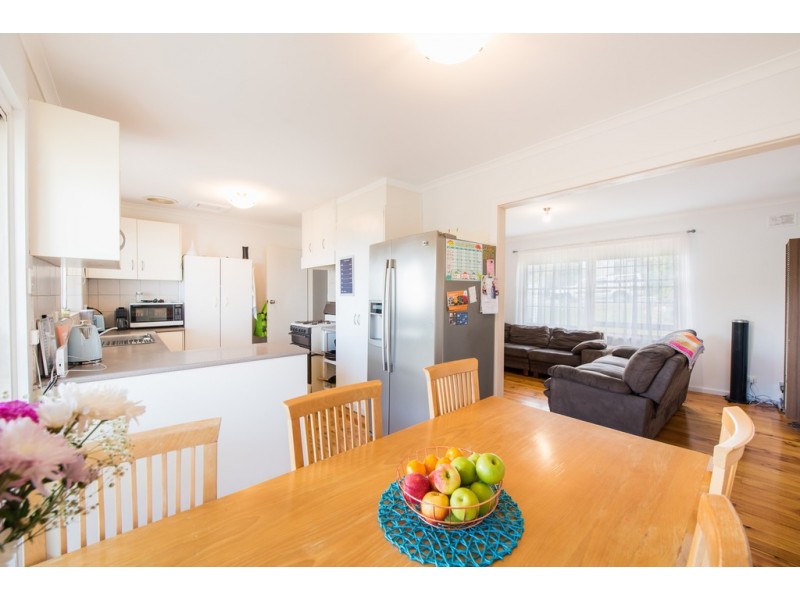7 Madeline Crescent, Hallett Cove SA 5158