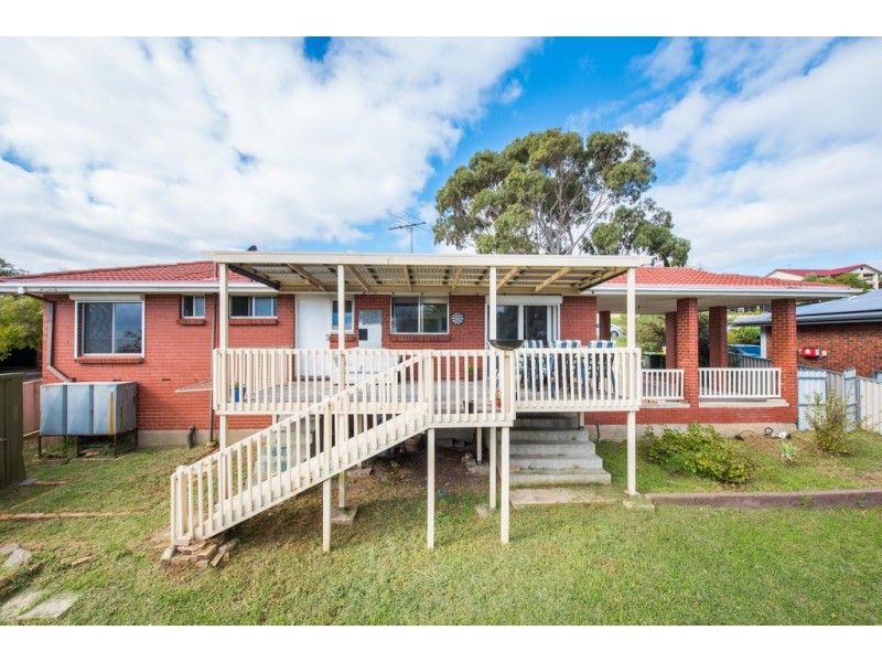 7 Madeline Crescent, Hallett Cove SA 5158