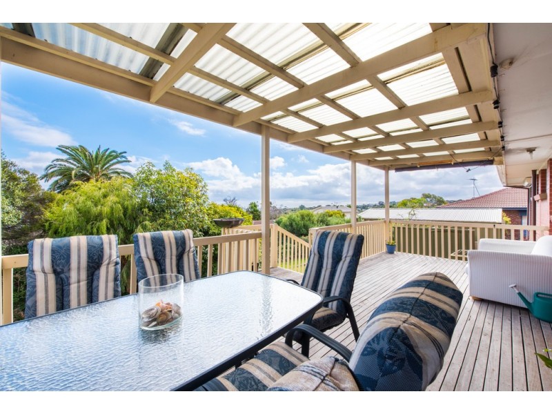 7 Madeline Crescent, Hallett Cove SA 5158