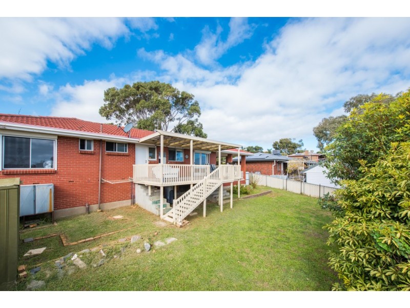 7 Madeline Crescent, Hallett Cove SA 5158