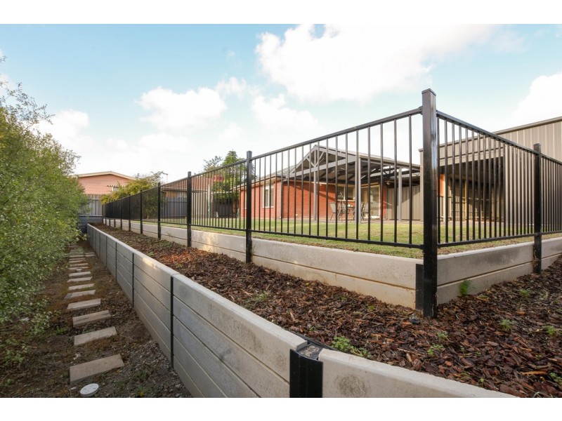 3 Doulton Drive, Trott Park SA 5158