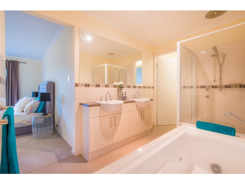 17 Haywood Court, Mount Compass SA 5210