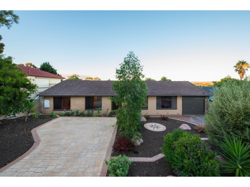 12 Whiteley Drive, Trott Park SA 5158