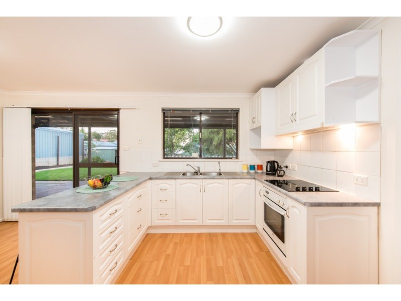 12 Whiteley Drive, Trott Park SA 5158