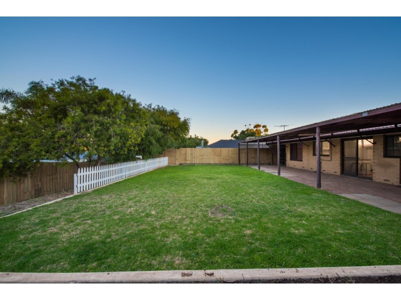 12 Whiteley Drive, Trott Park SA 5158