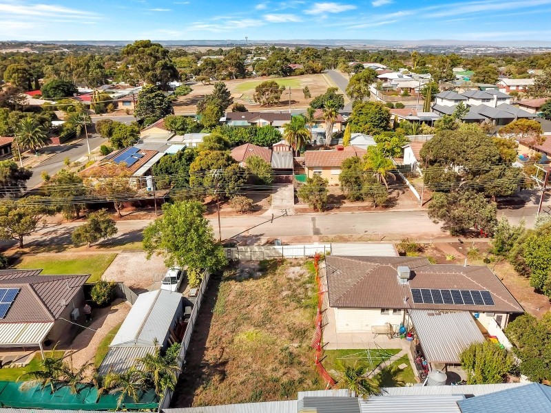 4 Dominic Crescent, Morphett Vale SA 5162
