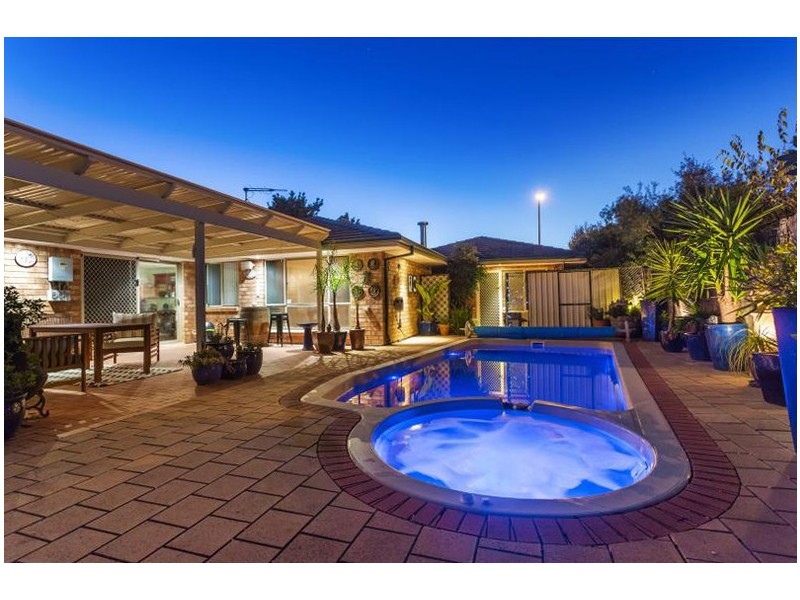 4 Chiton Avenue, Seaford Rise SA 5169