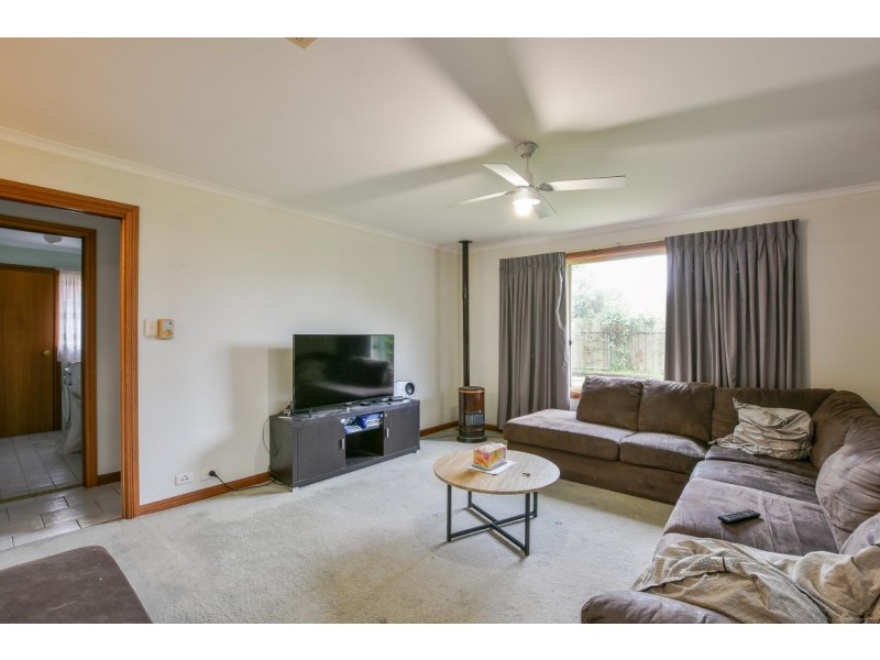 6 Brookland Valley Drive, Woodcroft SA 5162