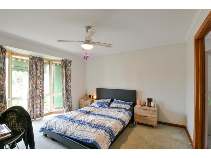 6 Brookland Valley Drive, Woodcroft SA 5162