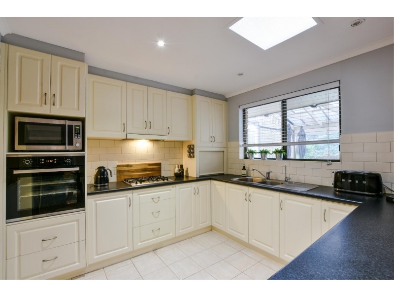 4 Hartley Street, Flagstaff Hill SA 5159