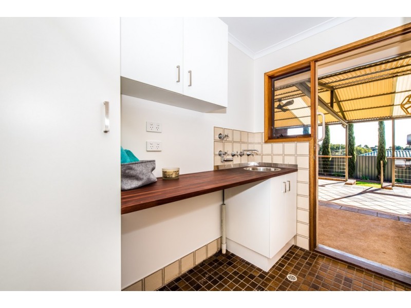 15 Homestead Drive, Aberfoyle Park SA 5159