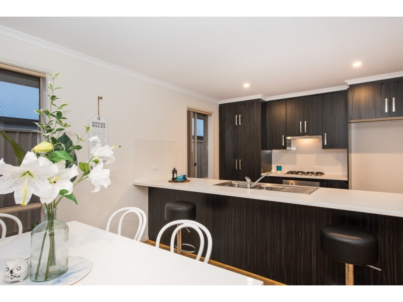 9 Dampier Road, Seaford Meadows SA 5169