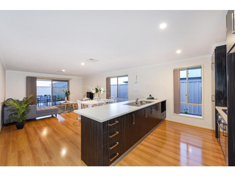 9 Dampier Road, Seaford Meadows SA 5169