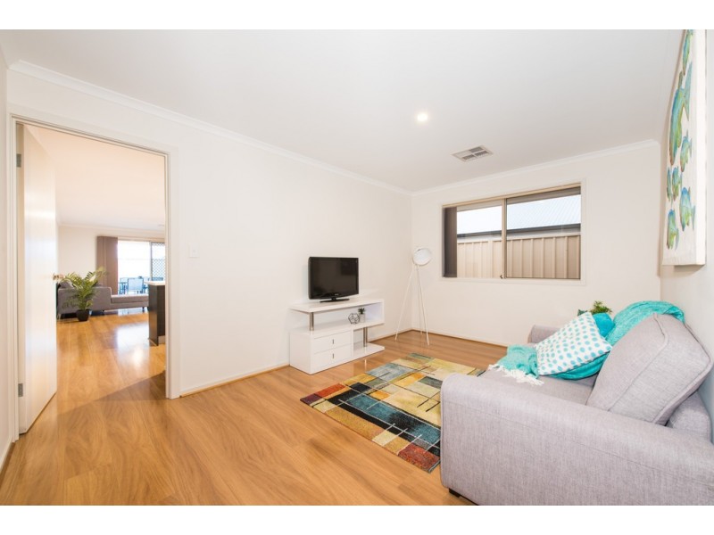 9 Dampier Road, Seaford Meadows SA 5169