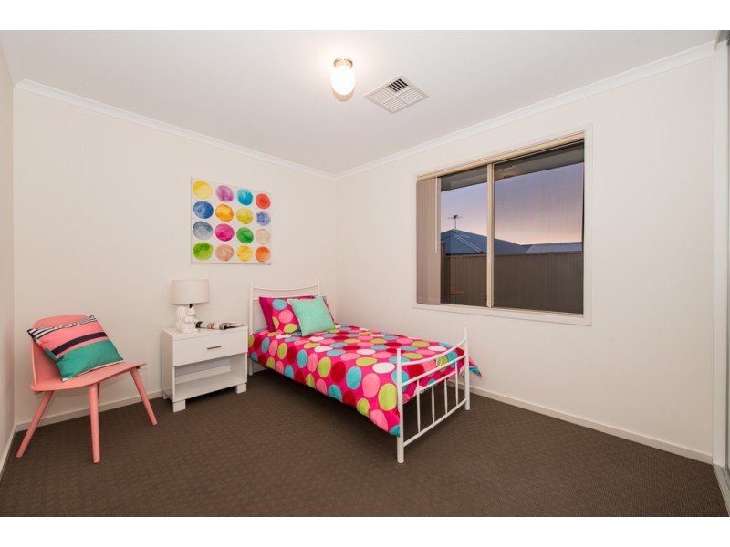 9 Dampier Road, Seaford Meadows SA 5169