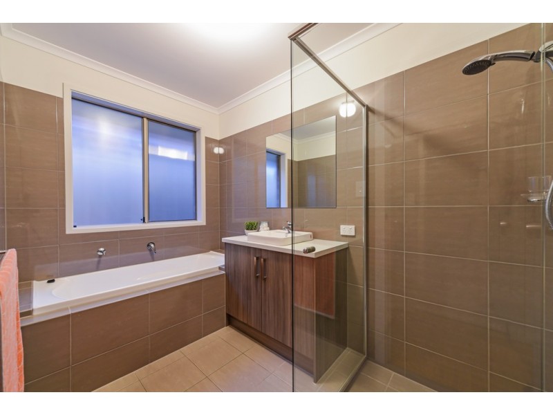 9 Dampier Road, Seaford Meadows SA 5169