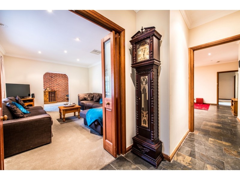 4 Ridgetop Place, Coromandel Valley SA 5051