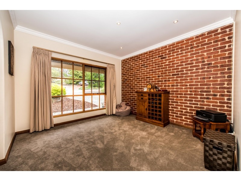 4 Ridgetop Place, Coromandel Valley SA 5051