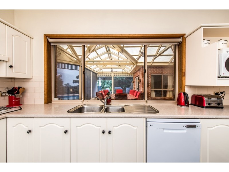 4 Ridgetop Place, Coromandel Valley SA 5051