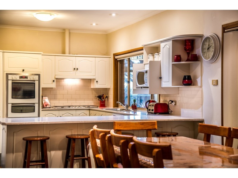 4 Ridgetop Place, Coromandel Valley SA 5051