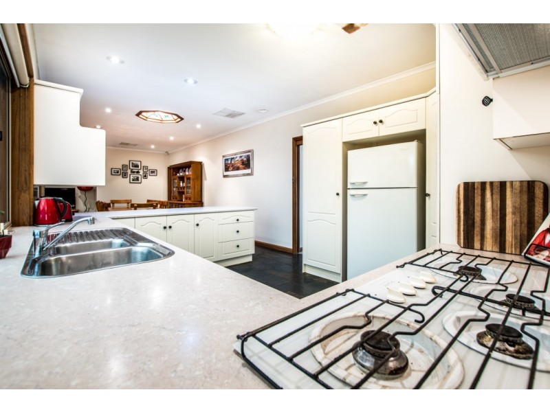 4 Ridgetop Place, Coromandel Valley SA 5051