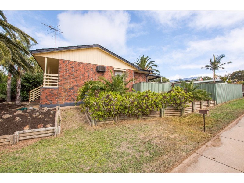 17 Regis Crescent, Christie Downs SA 5164