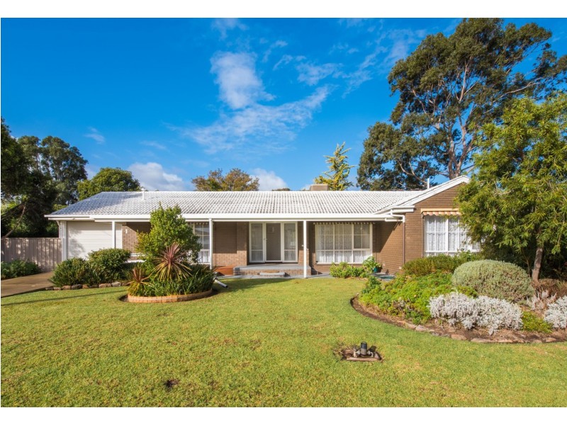 1 Lake Drive, Happy Valley SA 5159